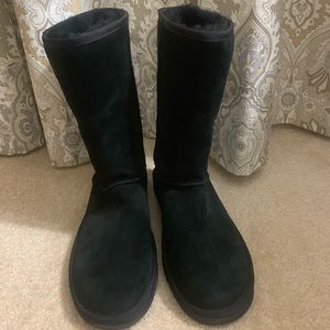 Koolaburra black suede boot, New worn once to try